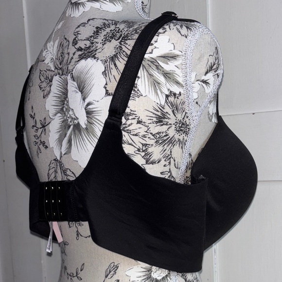 Victoria's Secret Black Plunge Push-Up Bra - Picture 4 of 7